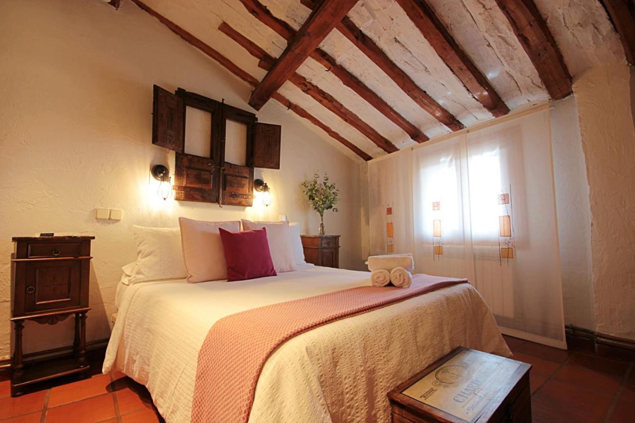 Domitila Rooms Clavijo Exterior photo
